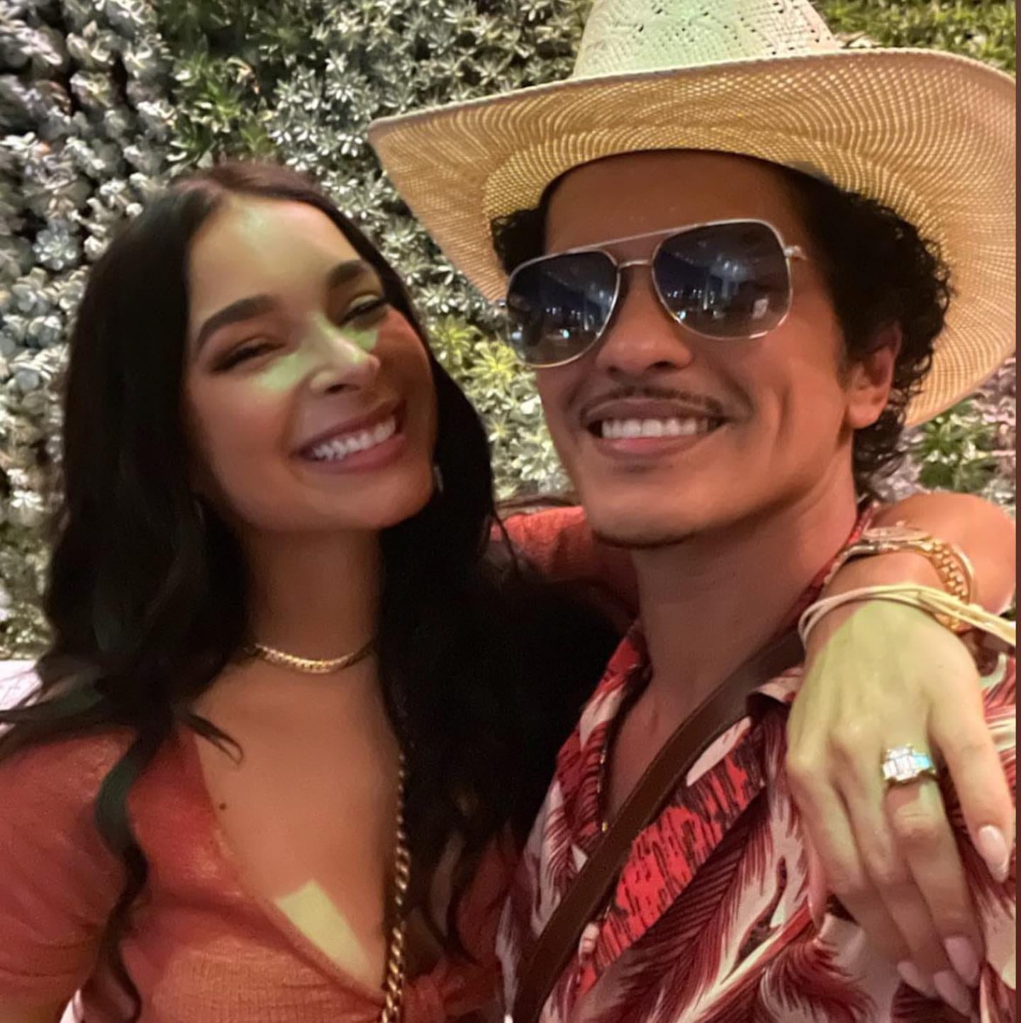 Bruno Mars Girlfriend Unveiling Bruno Mars' Love
