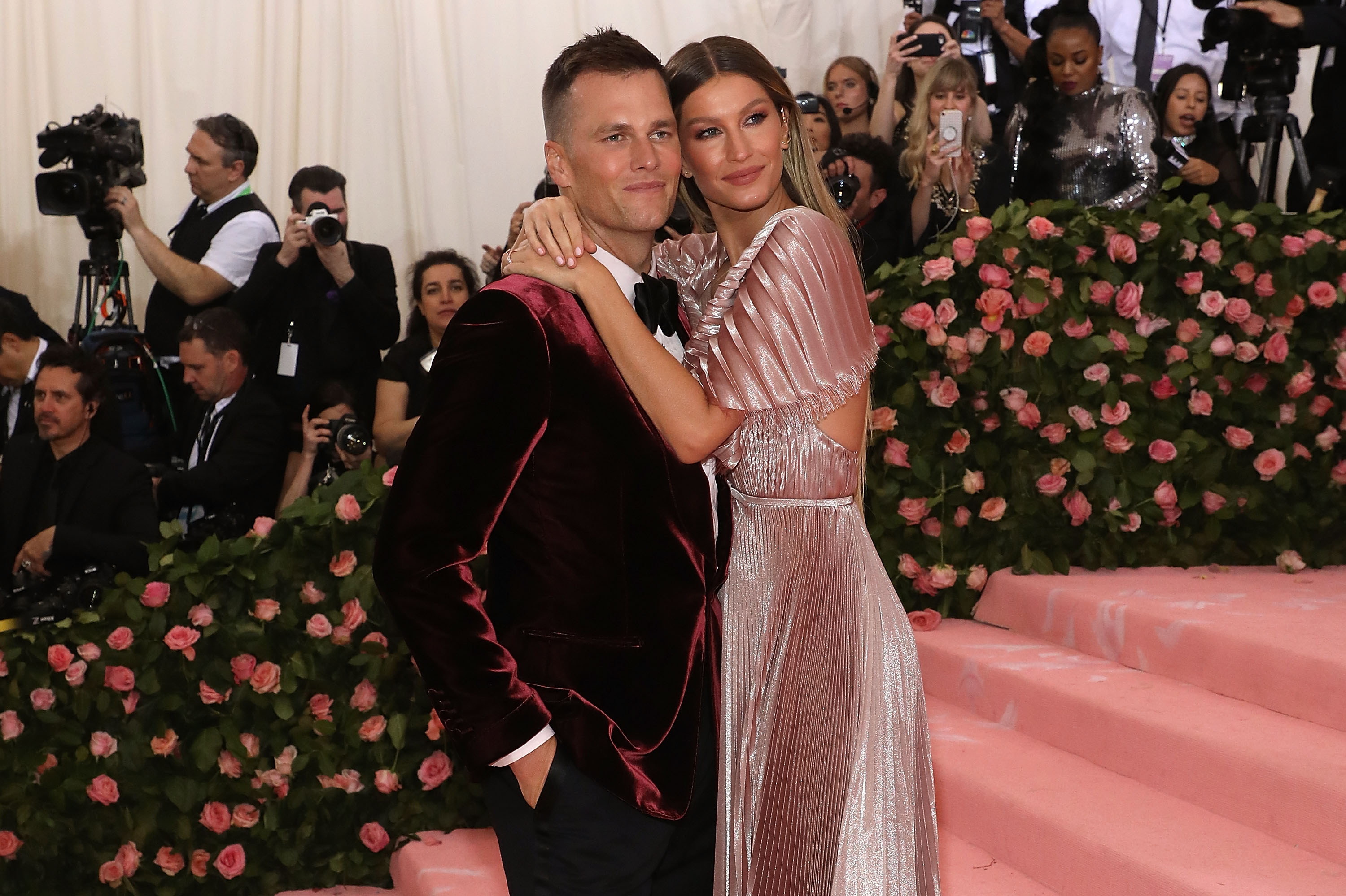 Tom Brady Girlfriend 2023 Who Is He Dating Now After Gisele Bundchen