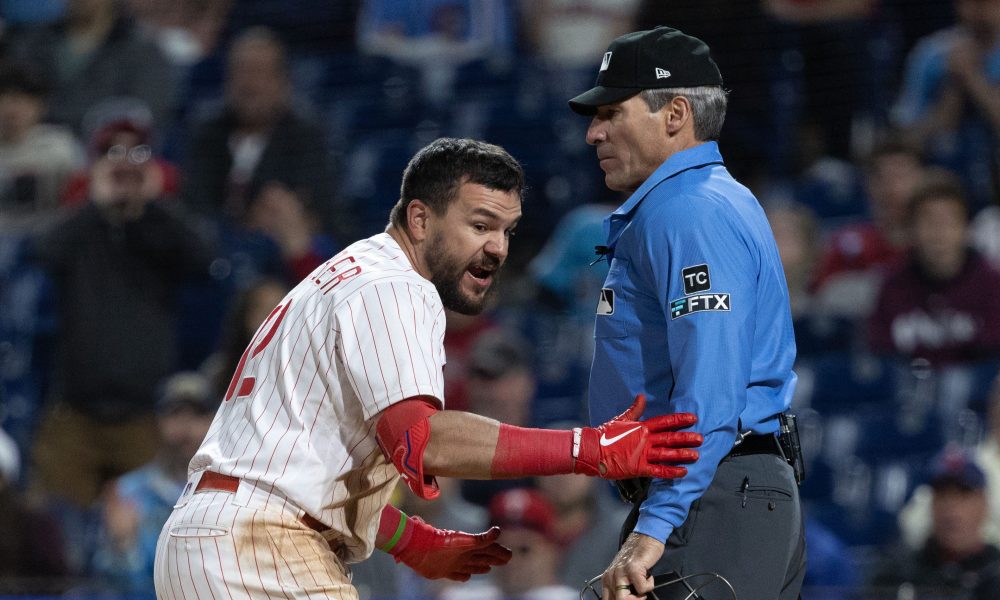 Angel Hernandez worst calls A look at the retiring umpire over years
